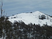 32 Scendendo alla Bocchetta del Grassello vista verso 'I Canti' 
